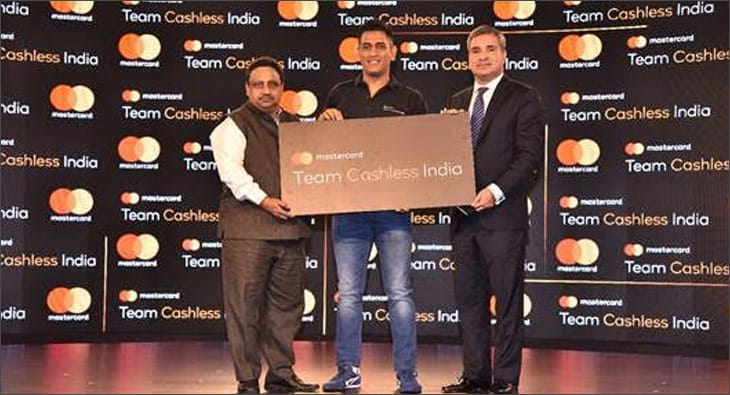 MSDhoniMastercard?blur=25