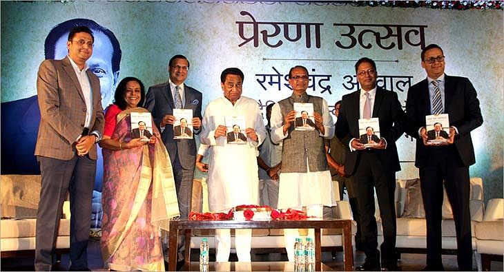 Dainik Bhaskar Group unveils biography of its late Chairman Ramesh Chandra  Agarwal