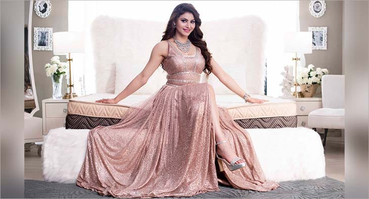 Urvashi Rautela?blur=25