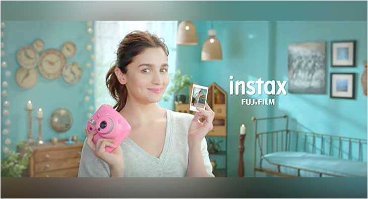 Instax?blur=25