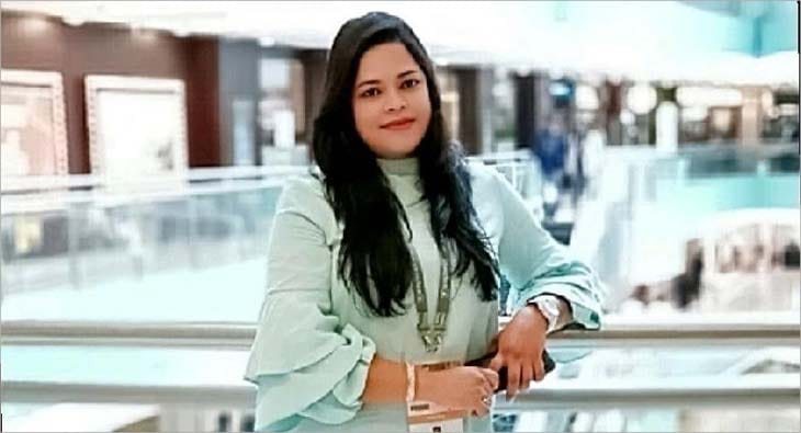 Jainab Shaikh?blur=25