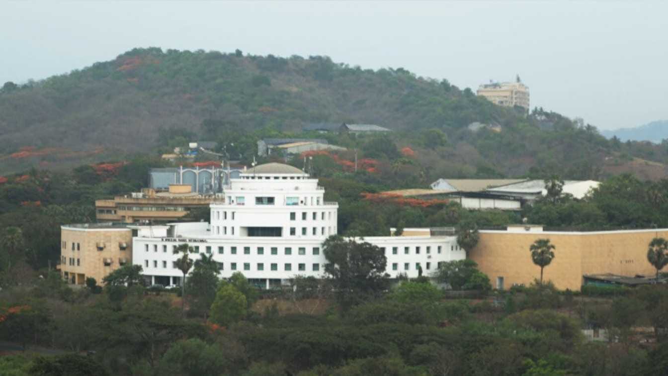 whistling woods?blur=25