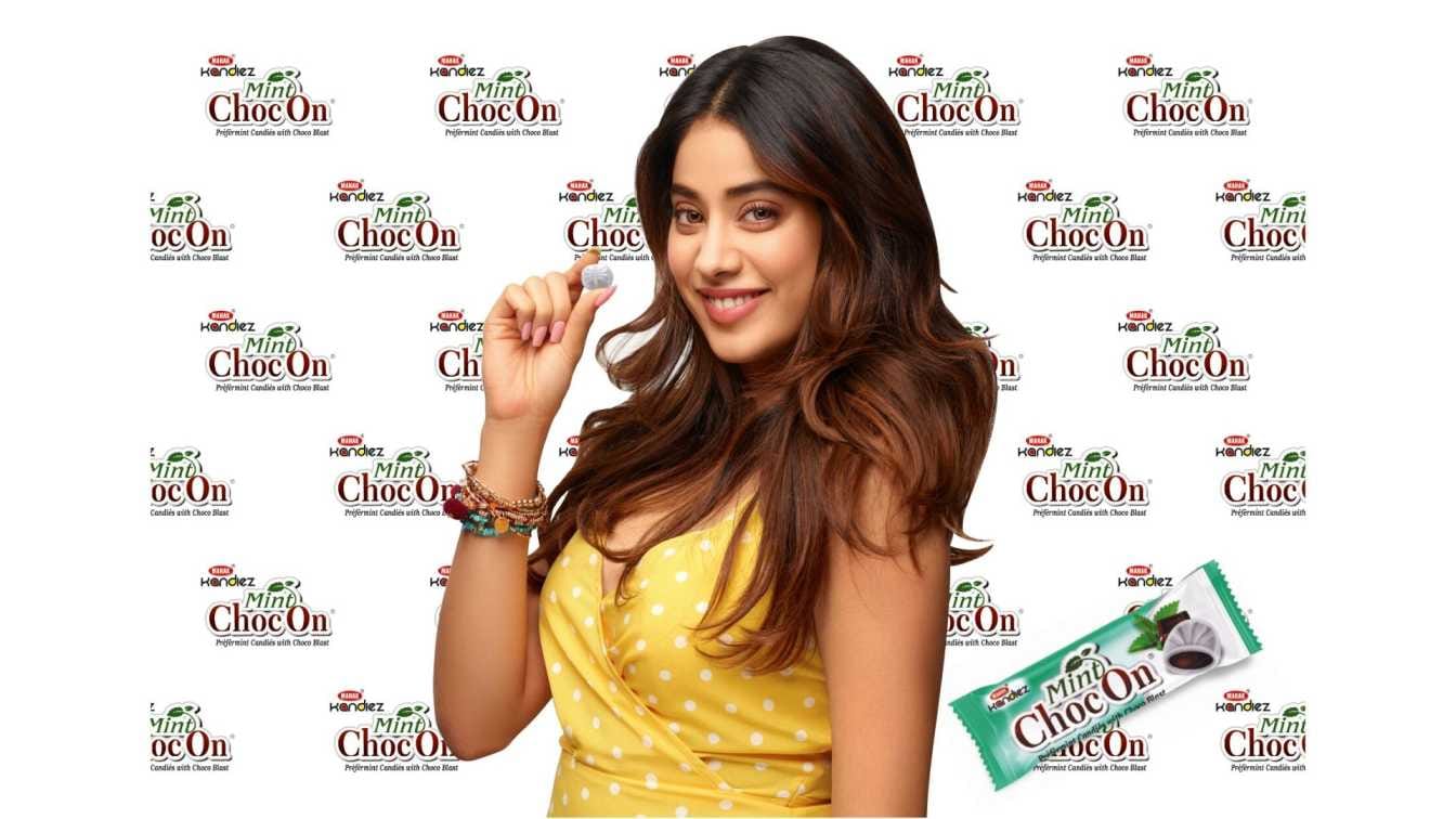 Janhvi Kapoor?blur=25