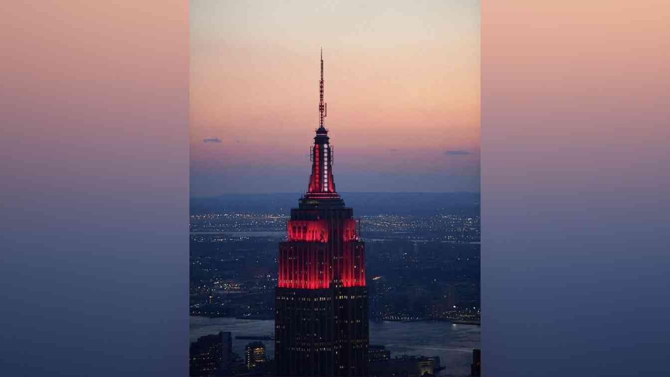 Empire State Building?blur=25