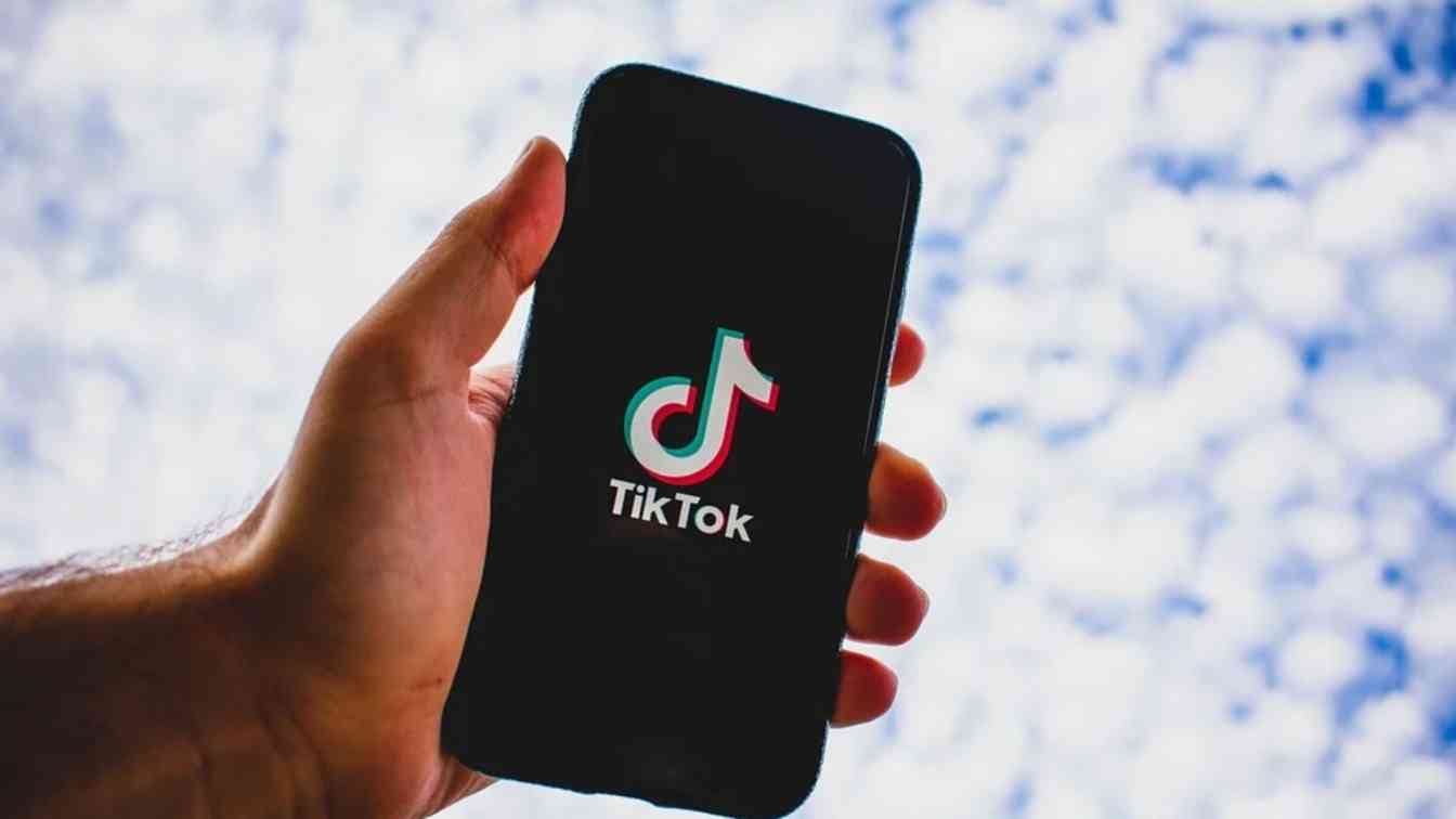 tiktok?blur=25
