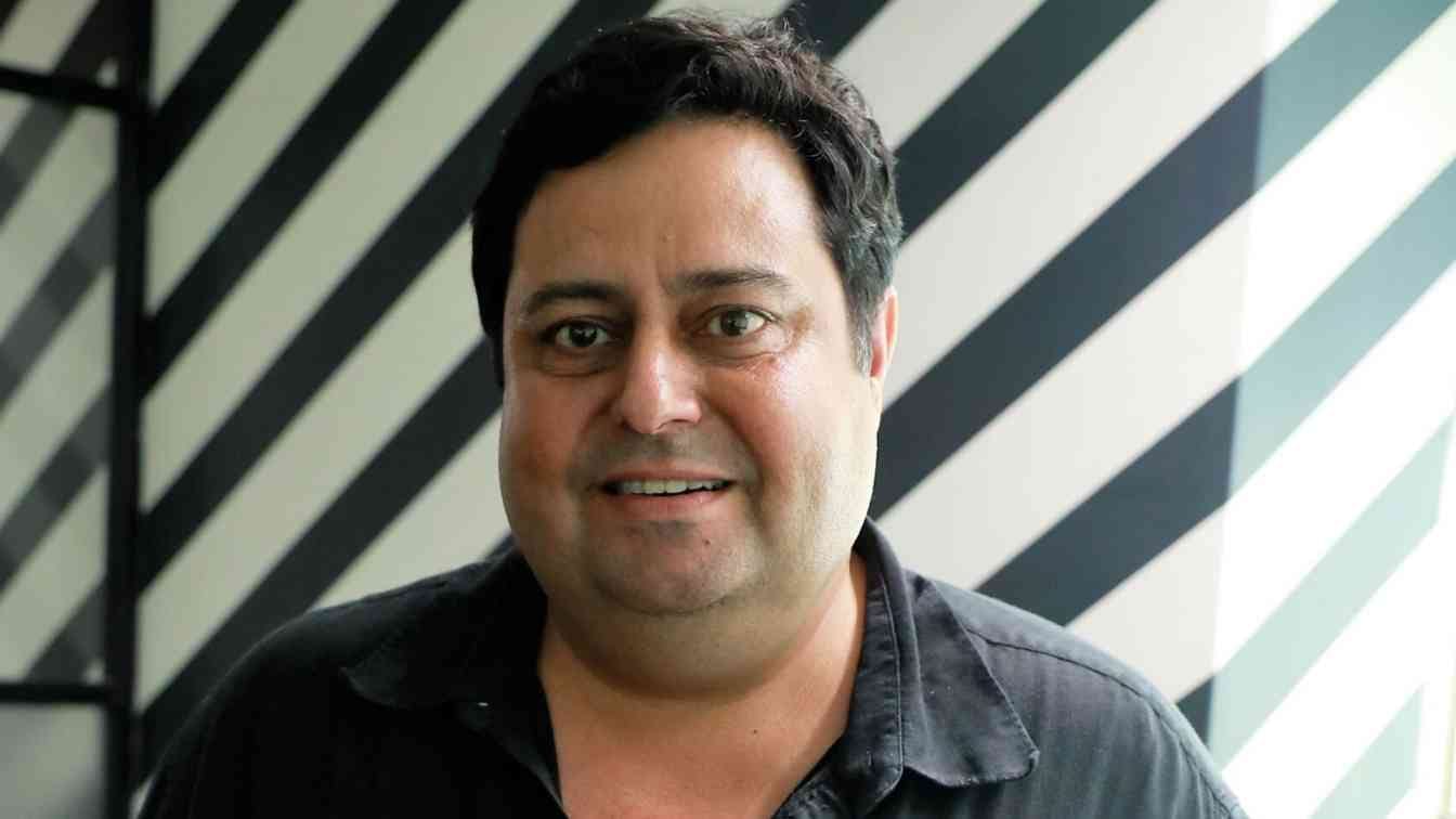 Ajay?blur=25
