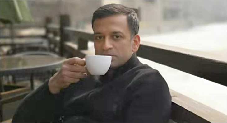 D Sriram?blur=25