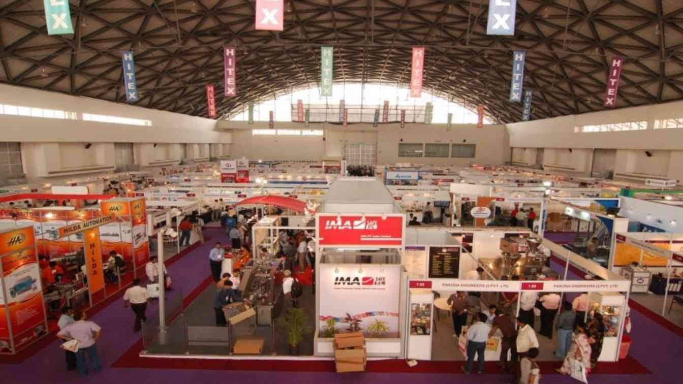 exhibitions?blur=25