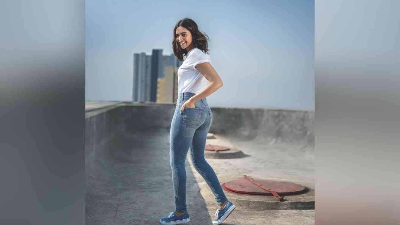 deepika padukone?blur=25