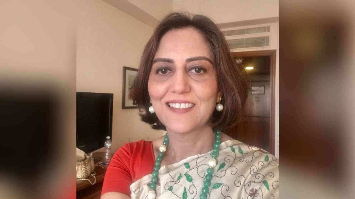 neeti?blur=25