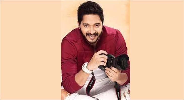 shreyash?blur=25