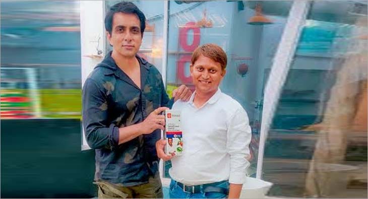 sonu sood?blur=25