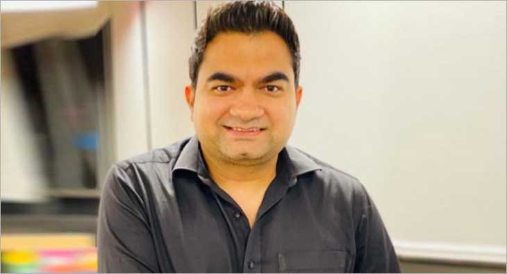 Tushar Singh?blur=25