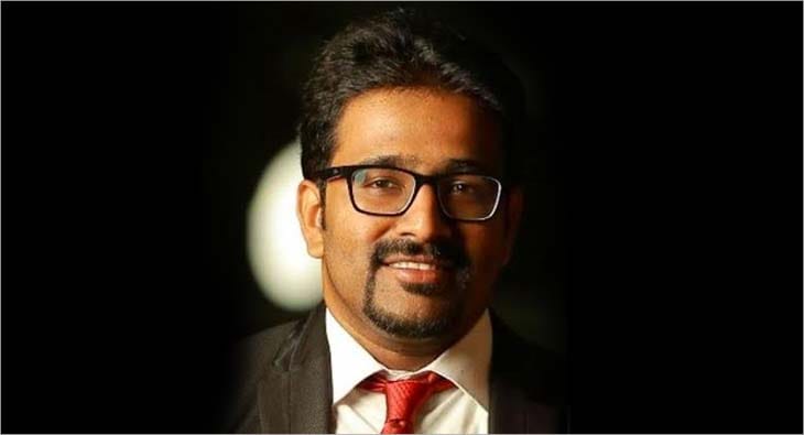 Naveen Murali?blur=25