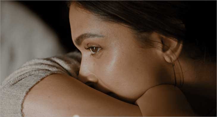Deepika?blur=25