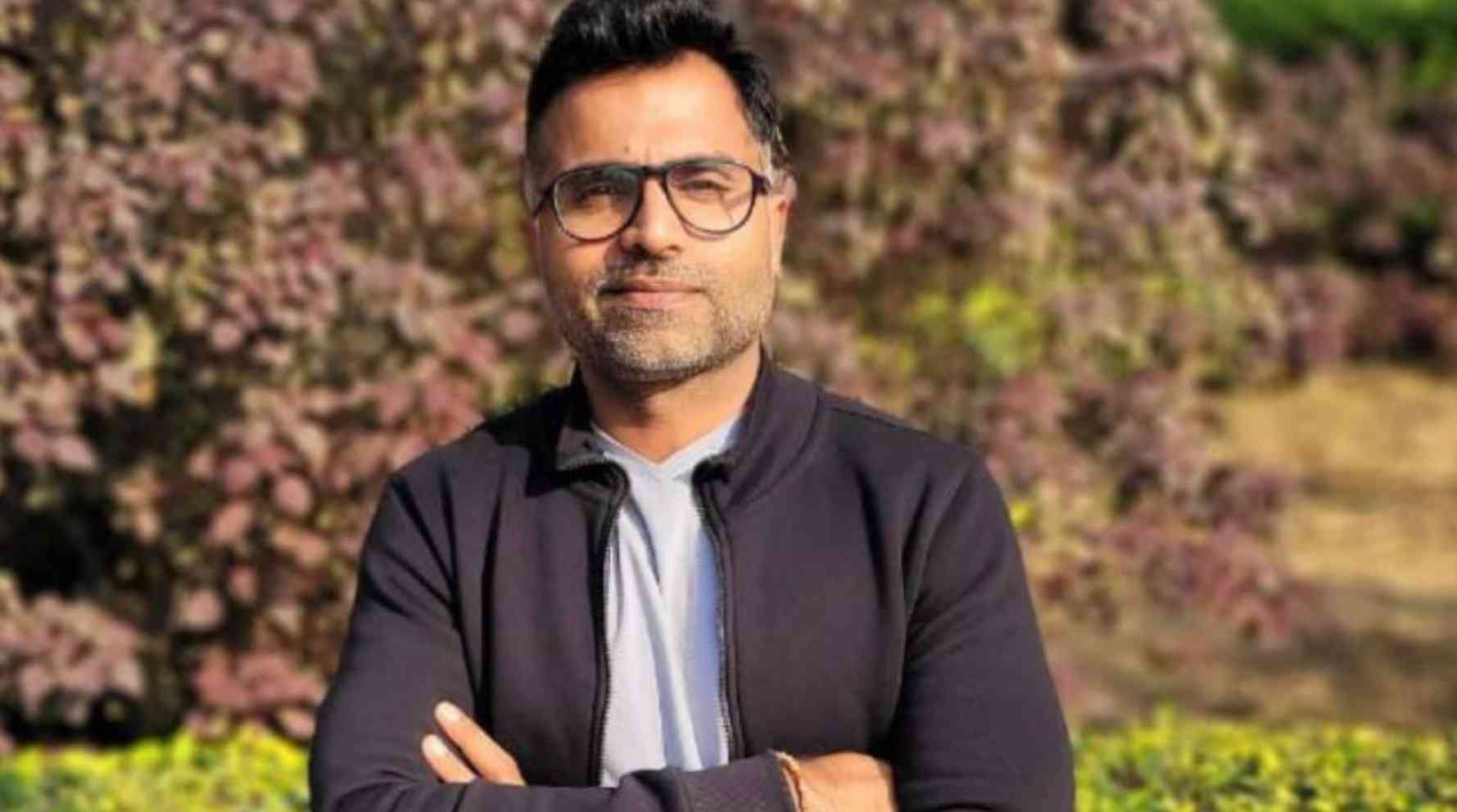Rahul Pahwa?blur=25