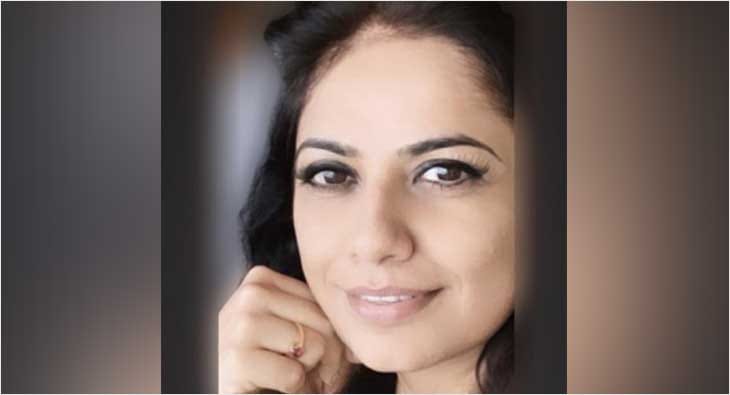 Anuja?blur=25