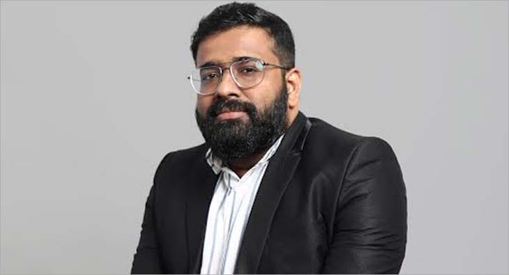 Naveen Murali?blur=25