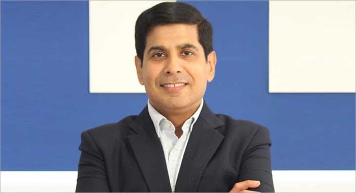 Sharma?blur=25