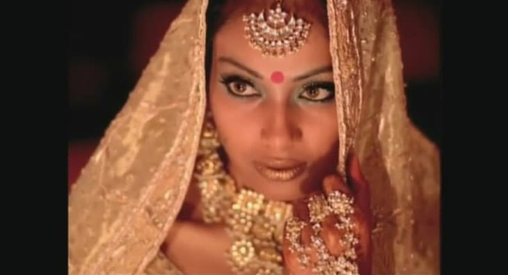 bipasha?blur=25