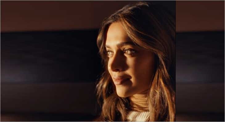 Deepika Padukone?blur=25