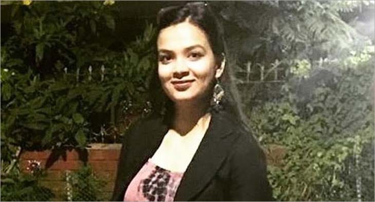 Prachi Kaushik?blur=25