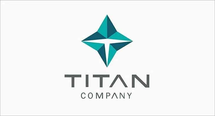 Titan?blur=25