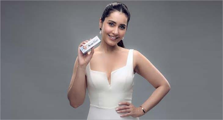 Raashii Khanna?blur=25