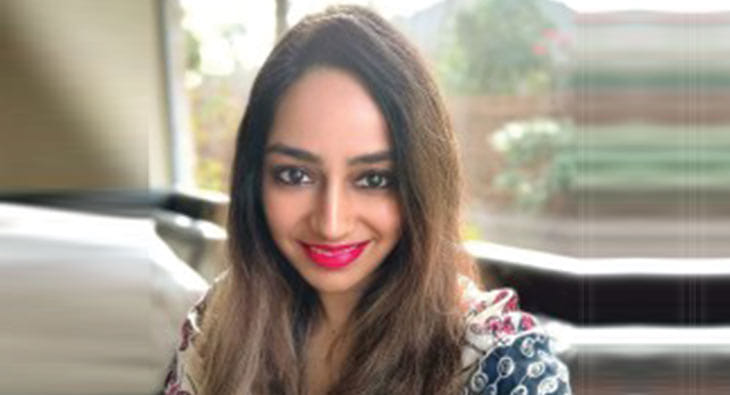 Ramya?blur=25