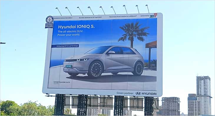 Hyundai?blur=25