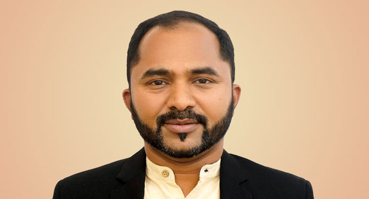 ashish naik?blur=25