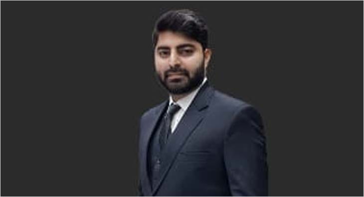 Mohit?blur=25