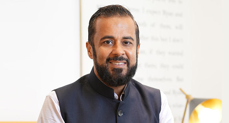 chetan bhagat Henry Harvin Education brand ambassador?blur=25
