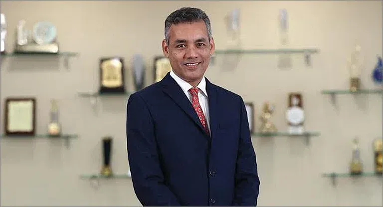 Ravi Santhanam CMO HDFC?blur=25