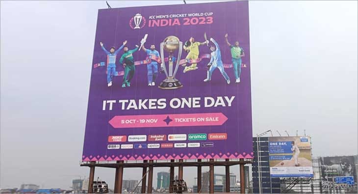 World Cup OOH Diwali?blur=25