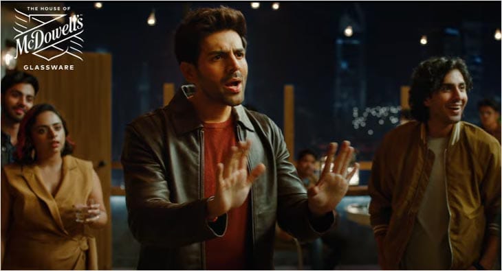 Kartik Aaryan?blur=25