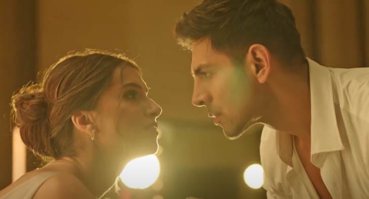 Kartik Aaryan tara sutaria?blur=25