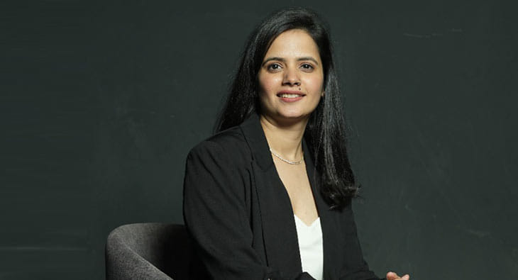 Aparna Garg?blur=25