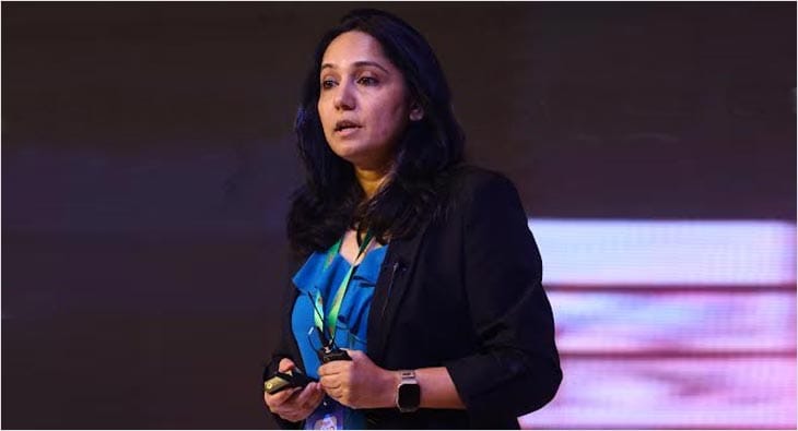 Amrutha Nair?blur=25