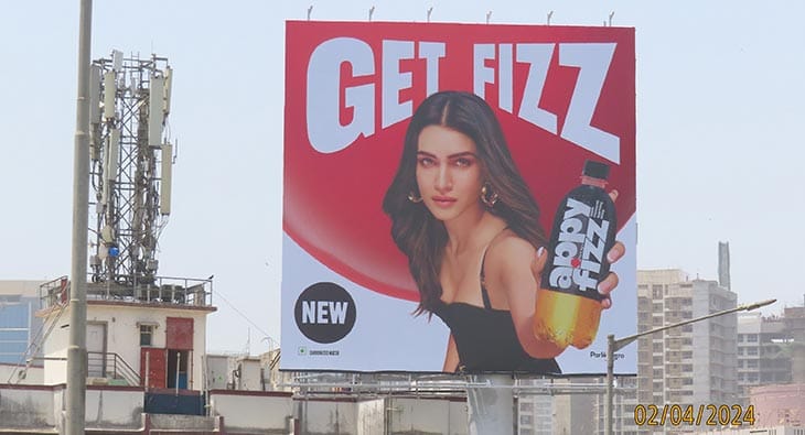 Appy fizz kriti sanon?blur=25