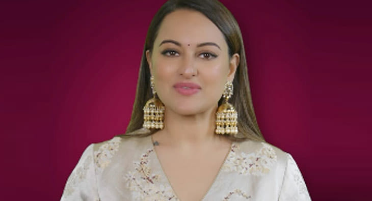 Plus Gold Sonakshi Sinha?blur=25