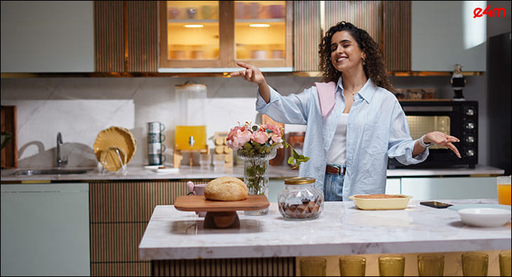 sanya malhotra?blur=25