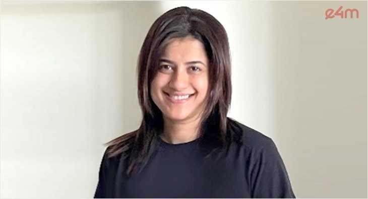 Pavithra KR, Colors?blur=25