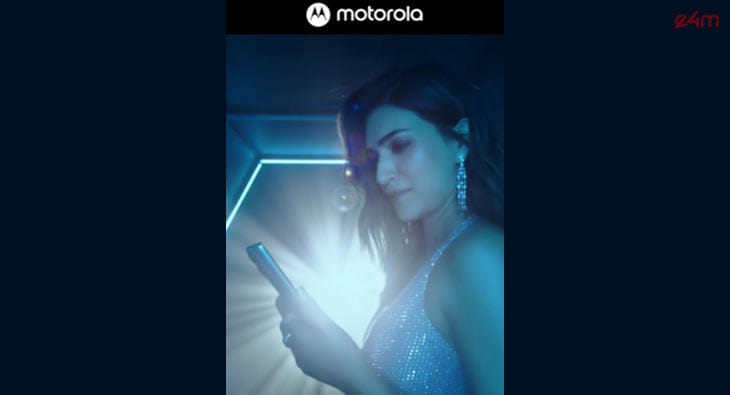 Motorola Rangeela Kriti Sanon?blur=25