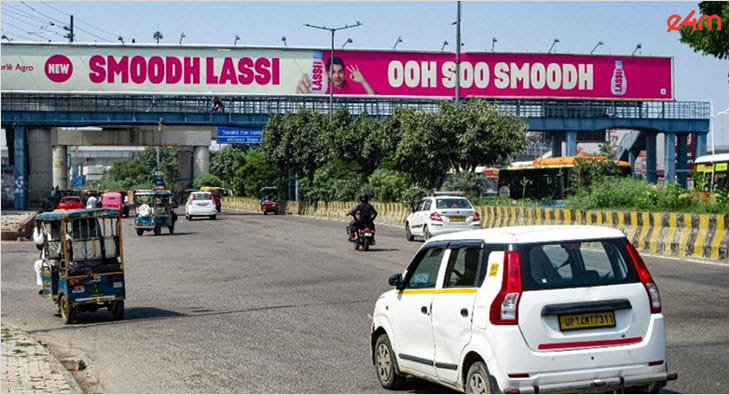 smooth lassi OOH?blur=25