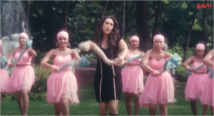 Karishma Kapoor Swiggy?blur=25