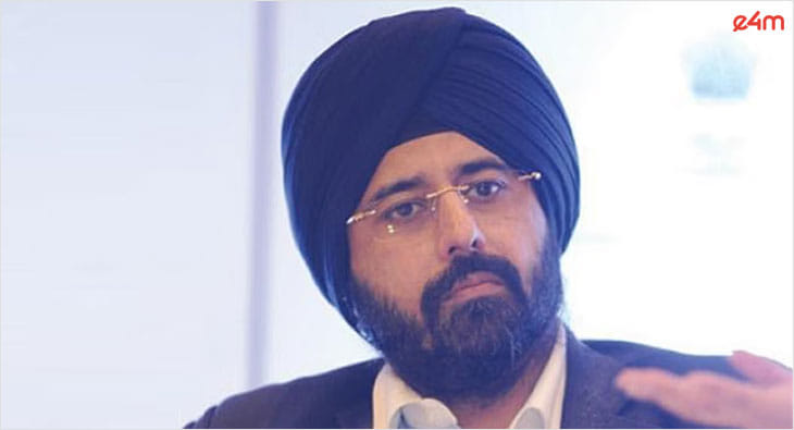 Gurjeev Kapoor?blur=25