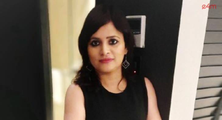 Akanksha Jain?blur=25