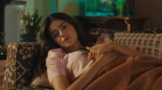 ananya panday?blur=25