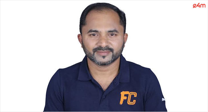 ashish naik?blur=25